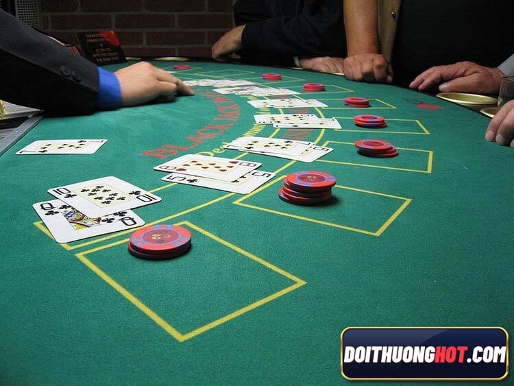 Poker là gì? cách chơi Poker online ra sao ? luật chơi Poker đại chiến thế nào? Poker việt nam có khác gì Poker texas holdem? Cùng phân tích và làm rõ!